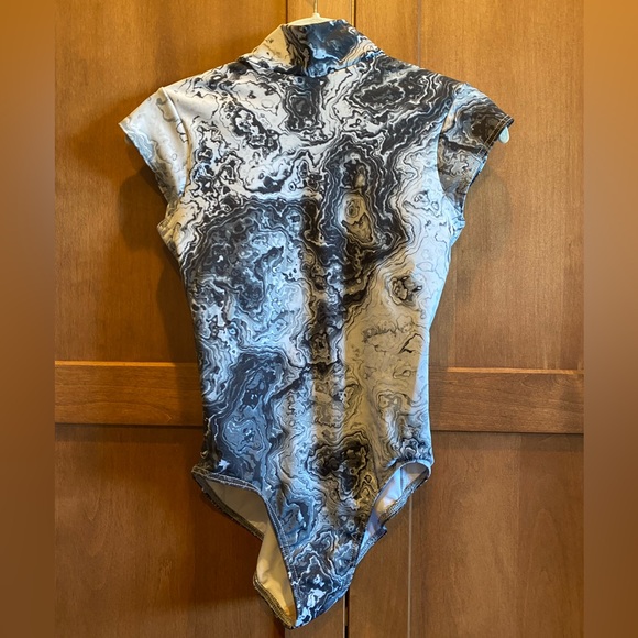 Yumiko Tops - Balera Gray Swirl Pattern Leotard